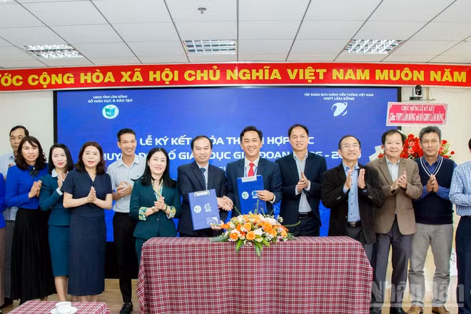 Sở Giáo dục và Đào tạo và VNPT Lâm Đồng chính thức ký kết thỏa thuận hợp tác chuyển đổi số giáo dục giai đoạn 2026-2030.