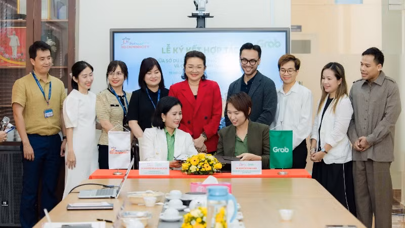 le-ky-ket-dien-ra-voi-su-chung-kien-cua-ba-bui-thi-ngoc-hieu-giua-pho-giam-doc-so-du-lich-tphcm-7702.jpg