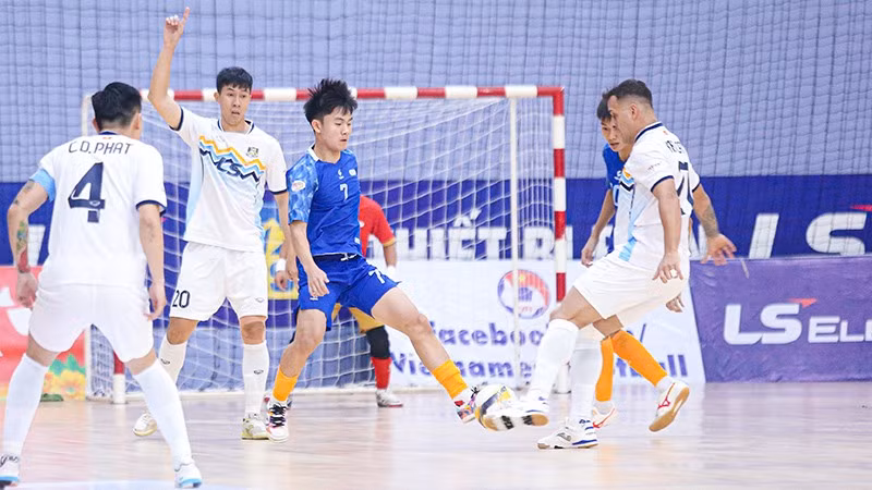 Thái Sơn Nam nhanh chóng trở lại ngôi đầu bảng ở giải Futsal HDBank Vô địch quốc gia 2025 sau trận đại thắng Trẻ Thành phố Hồ Chí Minh 6-0.