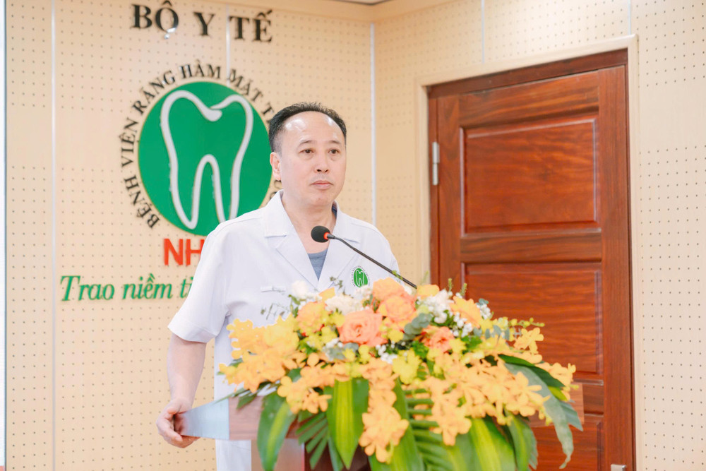 Phó Giáo sư, Tiến sĩ Trần Cao Bính, Giám đốc Bệnh viện Răng Hàm Mặt Trung ương phát biểu tại chương trình. z6697622826702-d338b832769cdcc6fcd70fa2747ce653.jpg