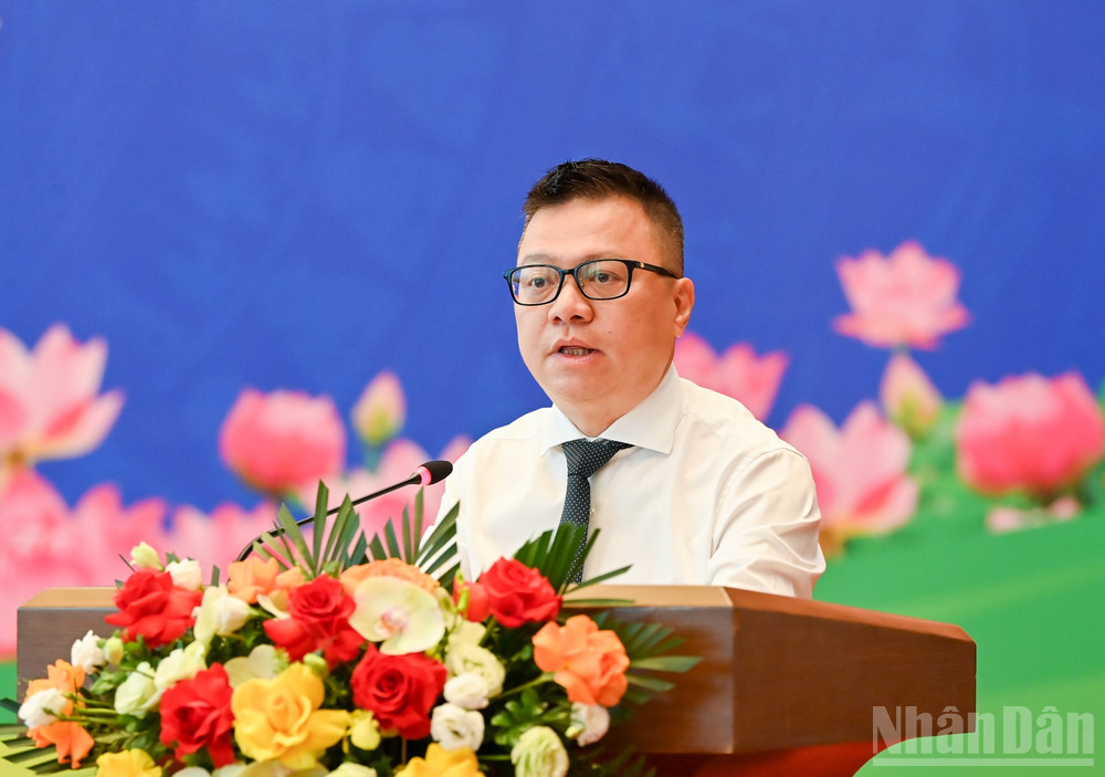 Tổng Biên tập Báo Nhân Dân, Chủ tịch Hội Nhà báo Việt Nam Lê Quốc Minh tham luận về nội dung xây dựng cơ chế đặc thù cho các cơ quan báo chí chủ lực, đa phương tiện. (Ảnh: DUY LINH) ndo_br_4a-6693.jpg