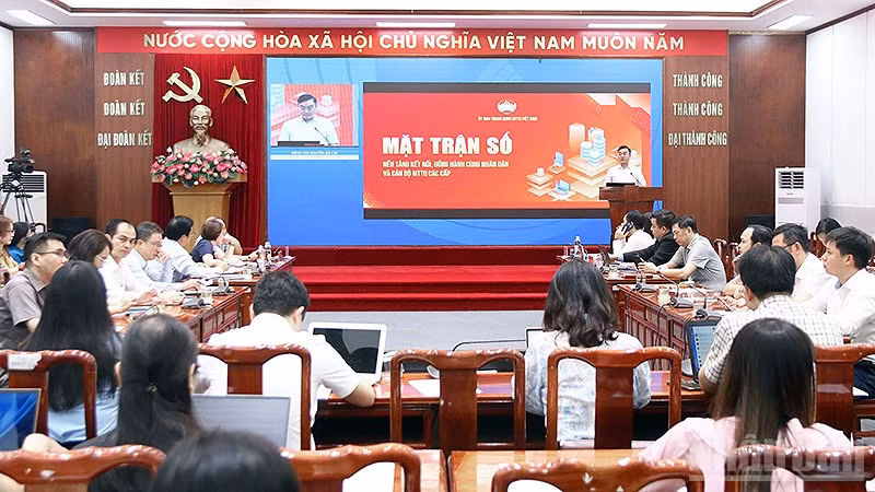 Toàn cảnh ra mắt nền tảng "Mặt trận số" tại đầu cầu Trụ sở Ủy ban Trung ương Mặt trận Tổ quốc Việt Nam.