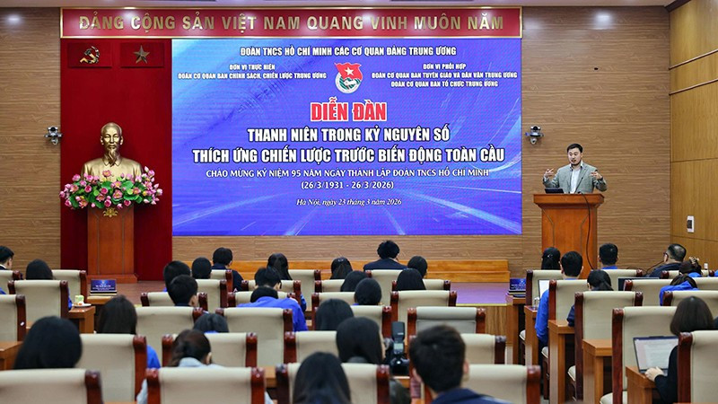 Đông đảo đoàn viên thanh niên tham gia diễn đàn.