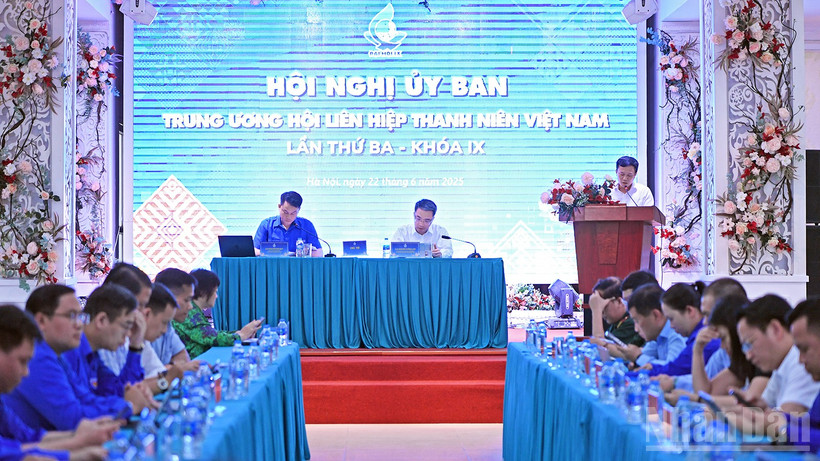 Toàn cảnh hội nghị.