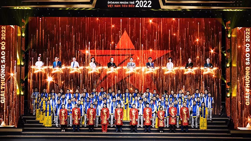 Các Sao Đỏ-Doanh nhân trẻ Việt Nam tiêu biểu năm 2022.