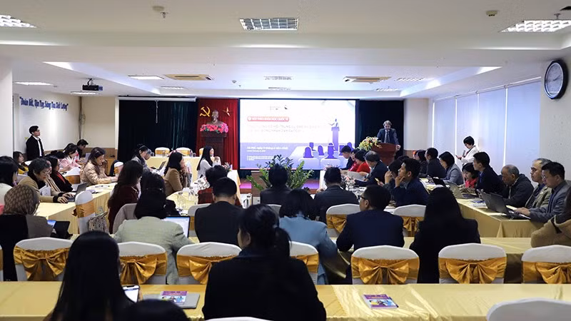 Các đại biểu dự hội thảo.