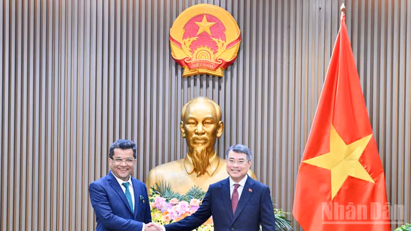 Thủ tướng Chính phủ Lê Minh Hưng và Quốc vụ khanh Ấn Độ. (Ảnh: THANH GIANG)