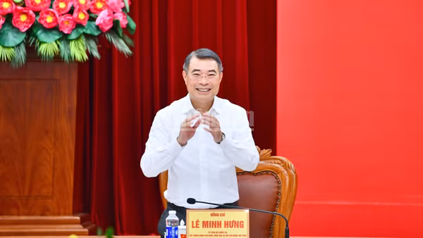 Thủ tướng Chính phủ Lê Minh Hưng chủ trì cuộc làm việc với Ban Thường vụ Thành ủy Đồng Nai. (Ảnh: Thanh Giang)