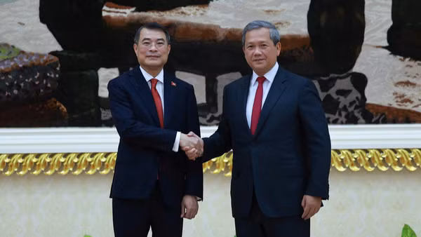 Thủ tướng Chính phủ Lê Minh Hưng và Thủ tướng Campuchia Hun Manet. (Ảnh: chinhphu.vn/Nhật Bắc)
