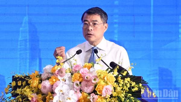 Thủ tướng Chính phủ Lê Minh Hưng phát biểu ý kiến tại Chương trình đối thoại với thanh niên năm 2026. (Ảnh: TRẦN HẢI)