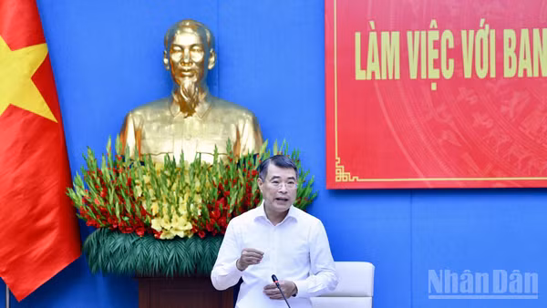 Thủ tướng Chính phủ Lê Minh Hưng phát biểu ý kiến chỉ đạo tại cuộc làm việc với Ban Thường vụ Tỉnh ủy Phú Thọ. (Ảnh: THANH GIANG)