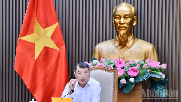 Thủ tướng Chính phủ Lê Minh Hưng chủ trì cuộc làm việc với Bộ Y tế và một số bộ, ngành liên quan về dự án Luật sửa đổi, bổ sung một số luật trong lĩnh vực y tế trình Quốc hội tại Kỳ họp thứ 2 (tháng 10/2026). (Ảnh: THANH GIANG)