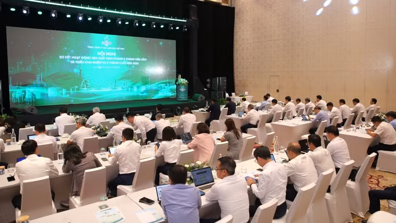 Các đại biểu tham dự hội nghị.