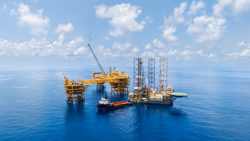 Giàn khai thác dầu khí trên biển của Petrovietnam.
