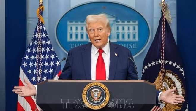 Tổng thống Mỹ Donald Trump phát biểu tại Nhà trắng. (Ảnh: THX/TTXVN)