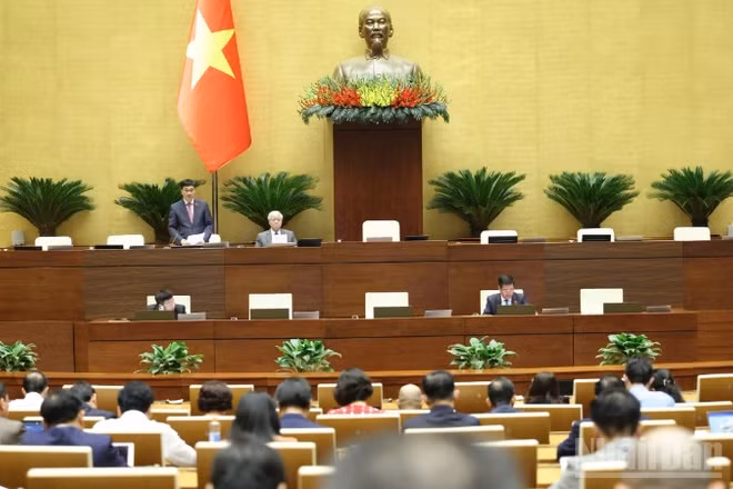 Quang cảnh phiên họp của Quốc hội chiều 8/12. (Ảnh: DUY LINH)