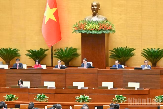 Quang cảnh phiên họp của Quốc hội sáng 11/12. (Ảnh: DUY LINH)