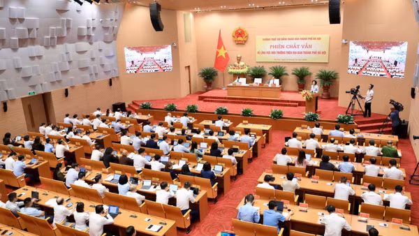 Quang cảnh phiên chất vấn. (Ảnh: Thành Thái)