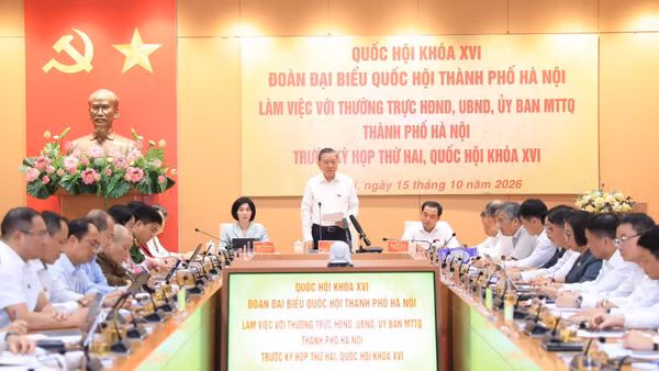 Tổng Bí thư, Chủ tịch nước Tô Lâm dự và phát biểu chỉ đạo tại buổi làm việc của Đoàn Đại biểu Quốc hội thành phố Hà Nội. (Ảnh: LÊ HẢI)