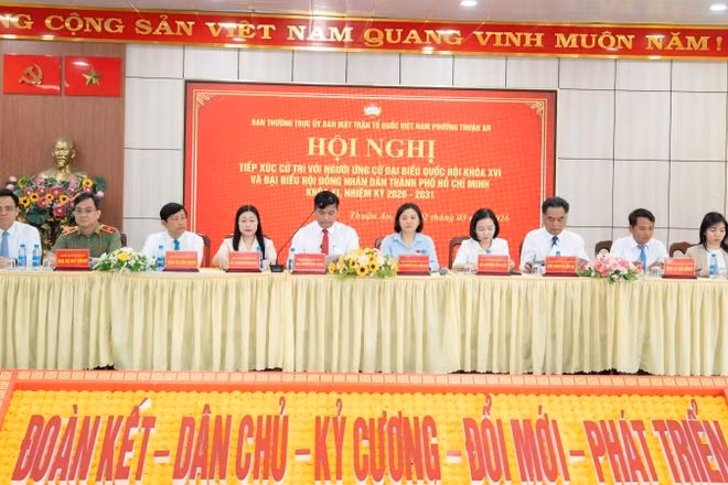 Các ứng cử đại biểu Quốc hội khóa XVI tại đơn vị bầu cử số 1 và ứng cử đại biểu Hội đồng nhân dân Thành phố Hồ Chí Minh khóa XI tại buổi tiếp xúc cử tri.