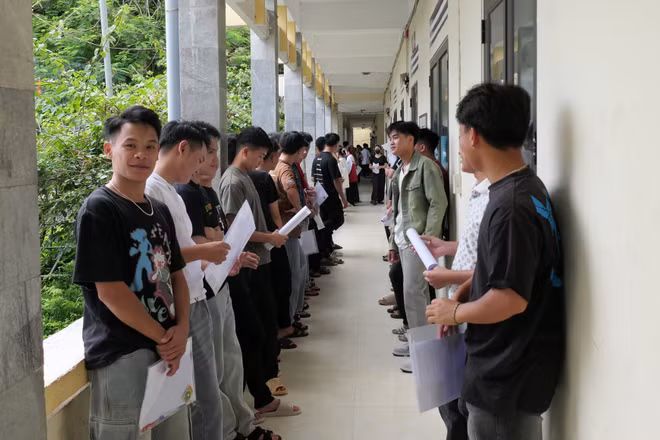 Hơn 18.200 thí sinh tỉnh Tuyên Quang chính thức bước vào kỳ thi tốt nghiệp trung học phổ thông năm 2026.