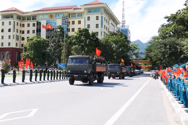 Tuyên Quang tổ chức di quan hài cốt liệt sĩ về Nghĩa trang Liệt sĩ Vị Xuyên.