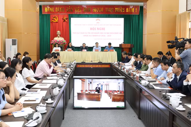 Toàn cảnh hội nghị.