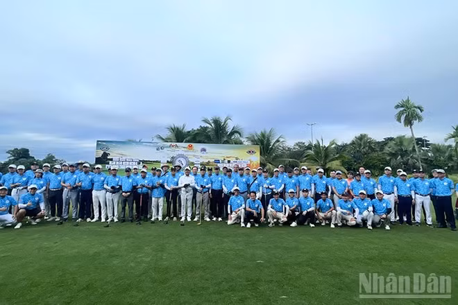 Các vận động viên tham dự giải golf Ambassador Cup 2025. (Ảnh: DUY TOÀN)