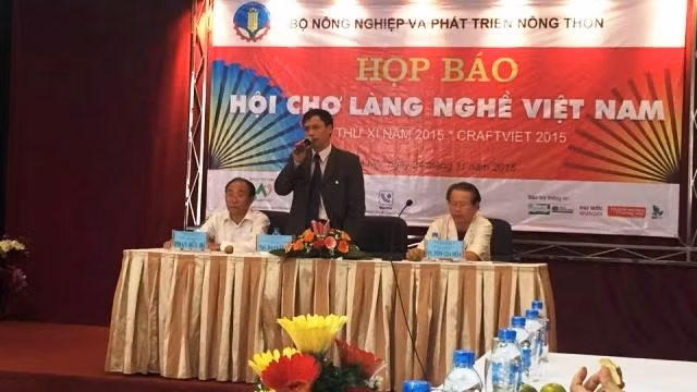 Ban Tổ chức chia sẻ thông tin về Hội chợ làng nghề Việt Nam 2015 ngày 24-11.
