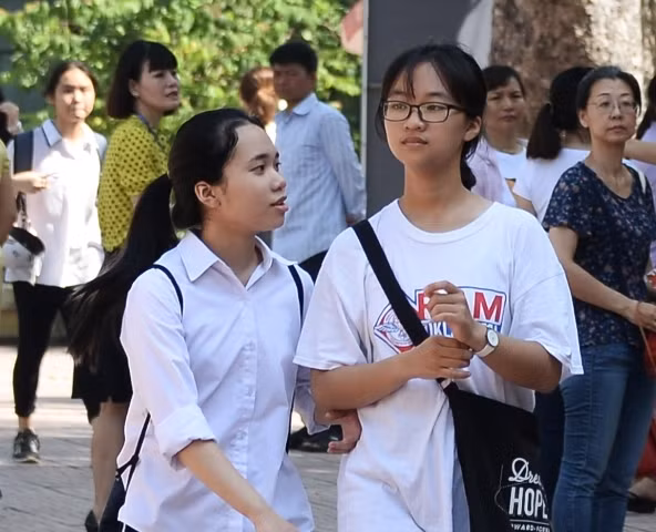 Thí sinh thi vào lớp 10 năm học 2018-2019 (Ảnh minh họa: THỦY NGUYÊN)