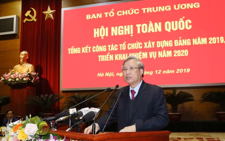 Thường trực Ban Bí thư Trần Quốc Vượng phát biểu chỉ đạo hội nghị. (Ảnh: TTXVN)
