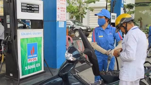 Xăng dầu đồng loạt tăng giá 