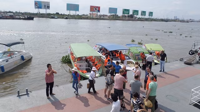 Ngành du lịch đường thủy TP Hồ Chí Minh còn bộc lộ nhiều yếu kém trong quá trình phát triển.