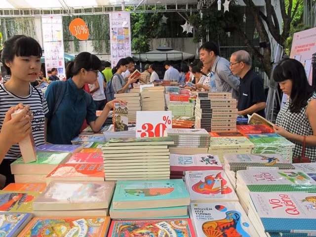 Hội sách Giáng sinh 2015 với thông điệp “Kết nối yêu thương”
