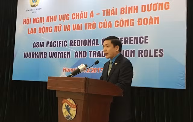 Ông Bùi Văn Cường, Chủ tịch Tổng Liên đoàn Lao động Việt Nam phát biểu khai mạc Hội nghị.