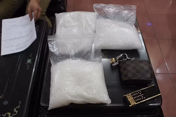 3 kg ma túy tổng hợp bị Cảnh sát giao thông Bắc Giang bắt giữ ngày 13-9.