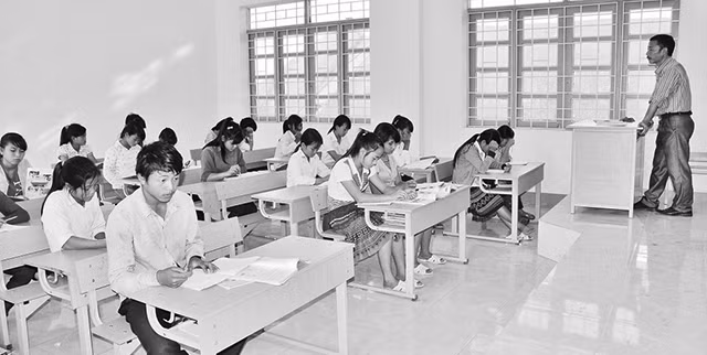Học sinh Trường PTDTBT THCS Nầm Pì (huyện Nậm Thìn, tỉnh Lai Châu) trong giờ học. Ảnh: AN DƯƠNG