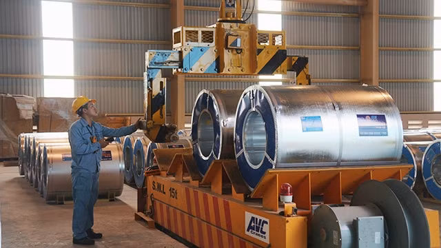 Cuộc cạnh tranh khốc liệt