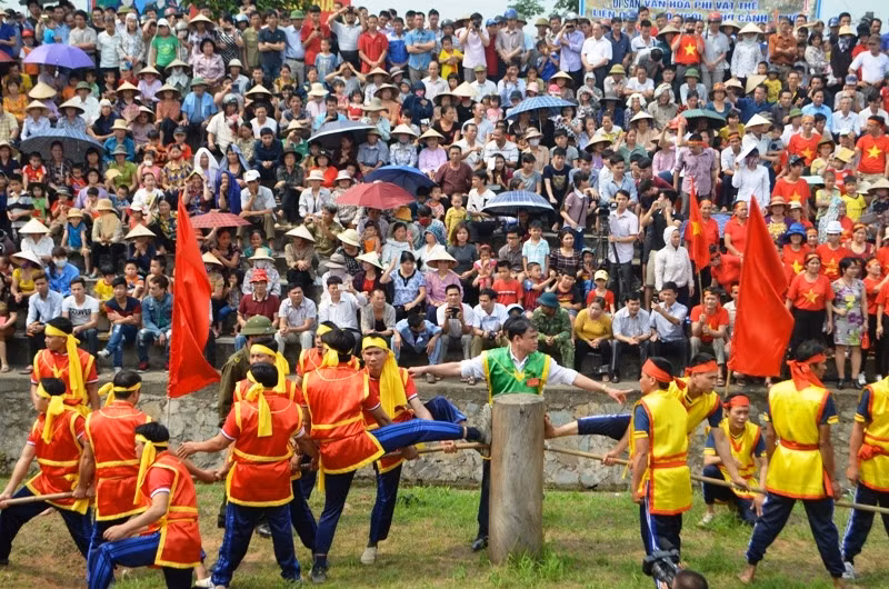 Nghi lễ và trò chơi Kéo co ở Vĩnh Phúc.