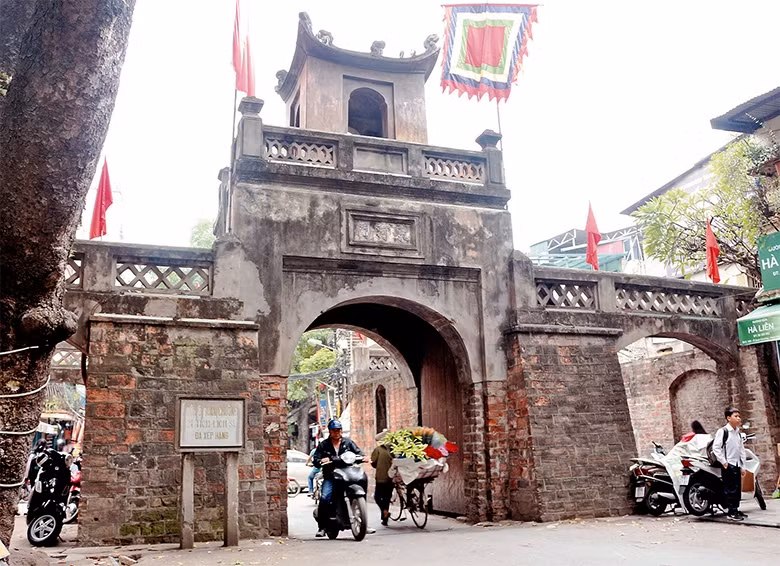 Di tích lịch sử Ô Quan Chưởng.