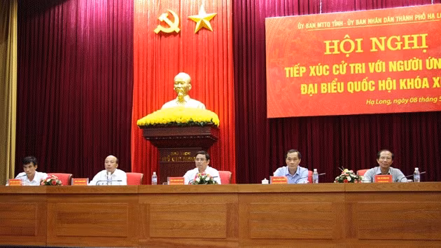 Các ứng cử viên đại biểu Quốc hội khóa XIV tiếp xúc cử tri Quảng Ninh