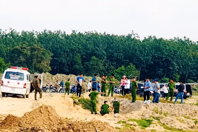 Hiện trường phát hiện thi thể bị cháy đen.