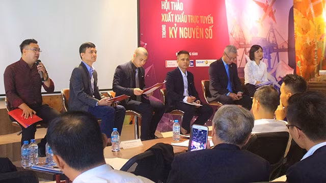 Hội thảo Xuất khẩu trực tuyến trong kỷ nguyên số tổ chức mới đây với sự tham gia của nhiều chuyên gia, nhà phân tích đầu ngành. Ảnh: HỒNG VÂN