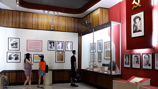 Một không gian trưng bày về chiến tranh cách mạng.
