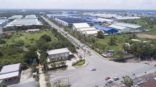 Khu công nghiệp Tân Kim (xã Tân Kim, huyện Cần Giuộc) thu hút được nhiều doanh nghiệp trong nước và nước ngoài đến đầu tư phát triển.