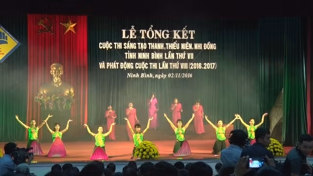 Trao giải Cuộc thi sáng tạo thanh, thiếu niên và nhi đồng ở tỉnh Ninh Bình.