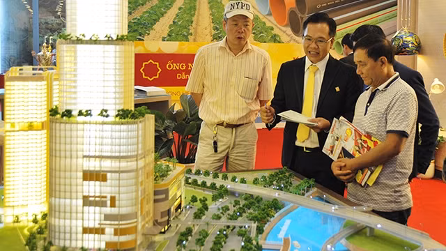 Cộng đồng doanh nghiệp mong chờ cắt giảm thủ tục của các bộ, ngành. Ảnh: NG.ANH