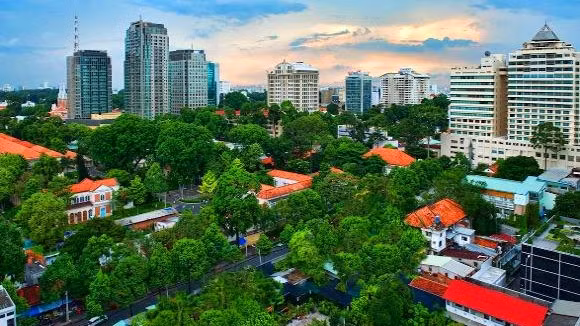 Nhiều kiều bào đã chứng kiến sự phát triển mạnh mẽ của đất nước. (Ảnh: Internet)