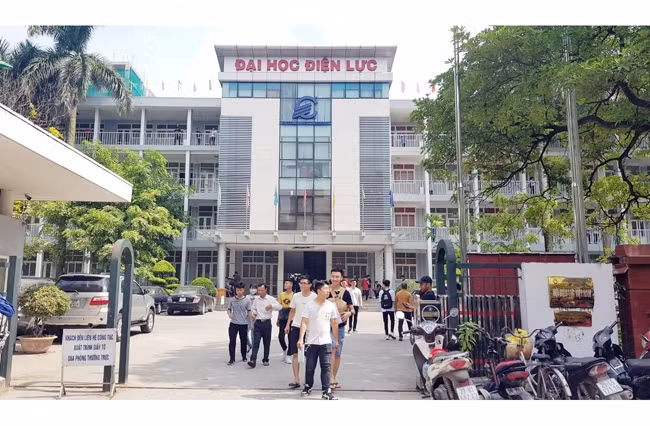 Trường đại học Điện lực đã để xảy ra nhiều sai phạm trong các năm qua. Ảnh: PHẠM PHƯỜNG