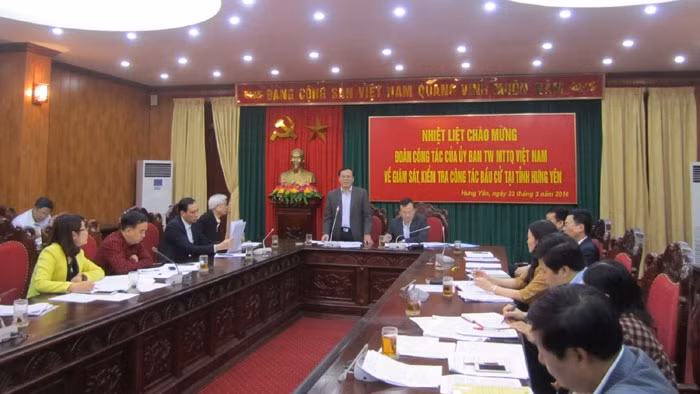 Giám sát, kiểm tra công tác bầu cử tại Hưng Yên